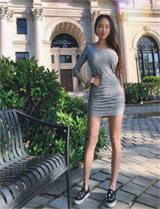 《舞女》